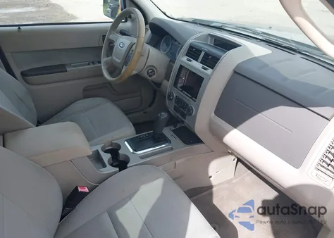 2010 Ford Escape Xlt z USA, uszkodzony, nr VIN 1FMCU9DG5AKD24009